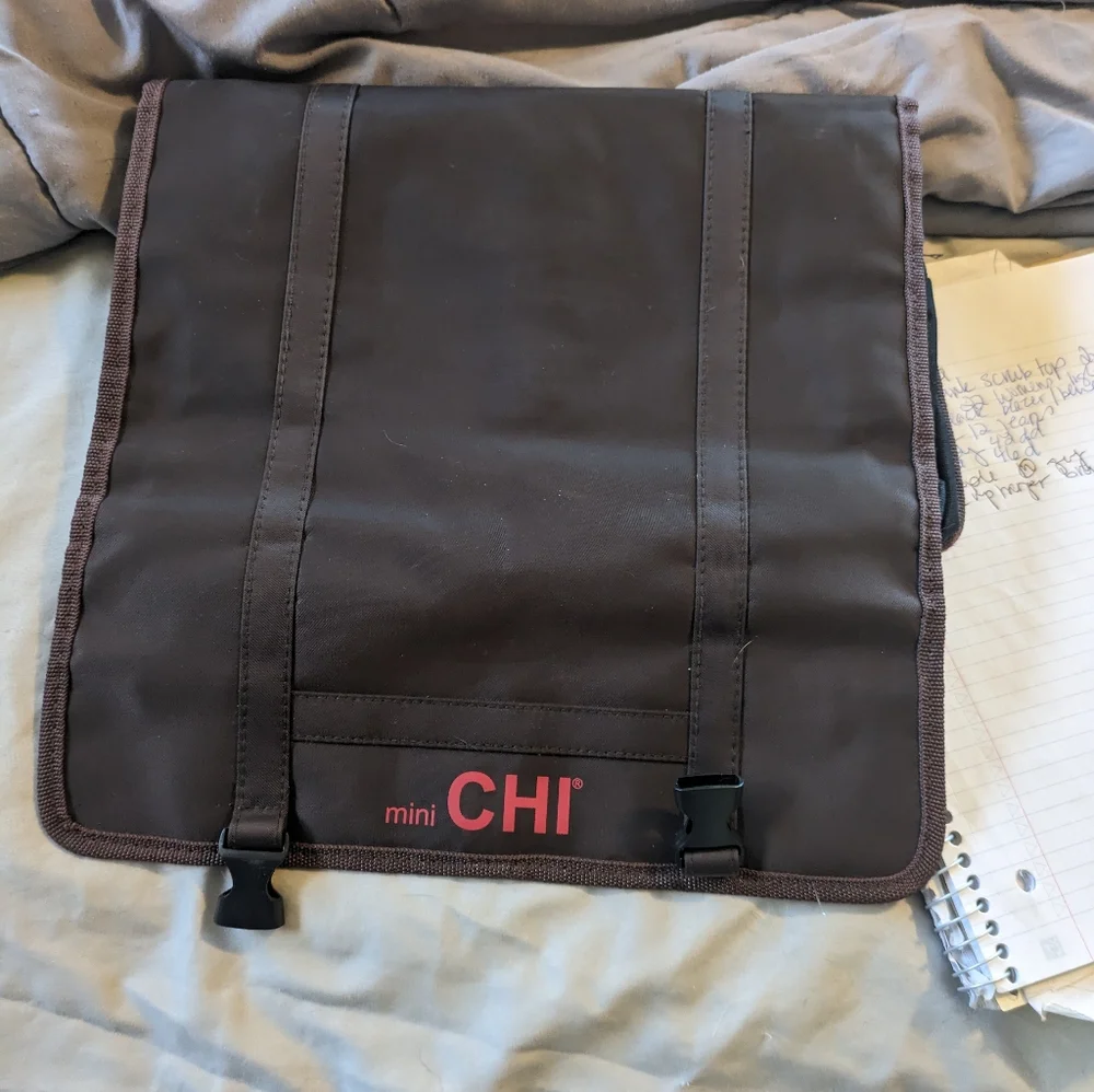 Chi makeup hanger